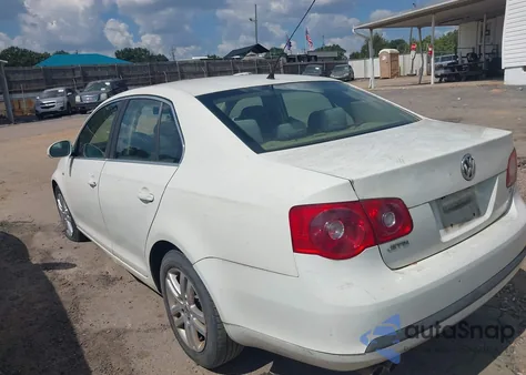 2007 Volkswagen Jetta Wolfsburg Edition from USA, damaged, VIN 3VWEF71KX7M174501